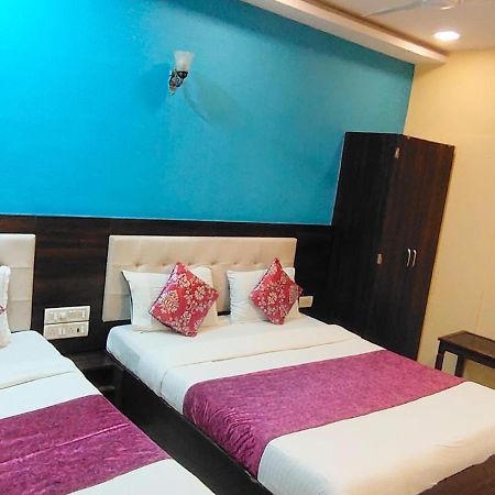 Hotel Golden Galaxy - Santacruz East Mumbai Exteriör bild
