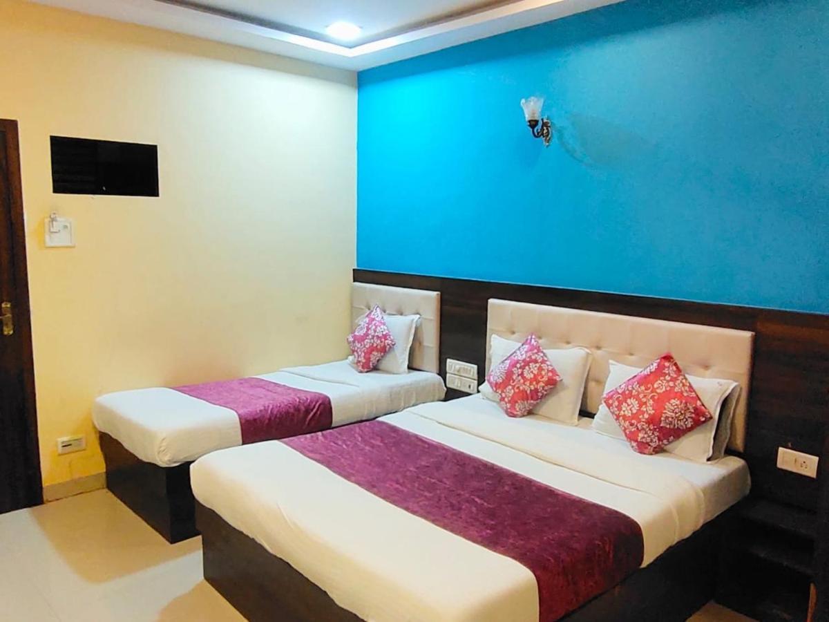 Hotel Golden Galaxy - Santacruz East Mumbai Exteriör bild